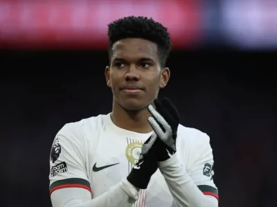 Cú Sốc Tuổi 18: Sao Trẻ Chelsea Phá Kỷ Lục, Lập Cột Mốc Lịch Sử Ngay Trên Sân Crystal Palace