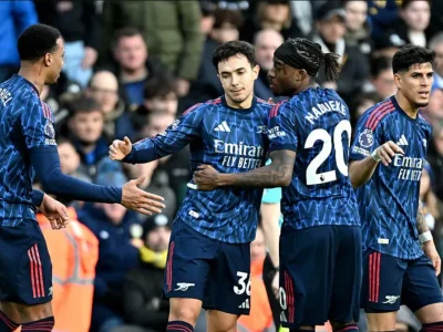 Madueke gây sốc: Thay Saka bất ngờ, lập công hủy diệt Leeds, Arsenal thắng đậm 4-0