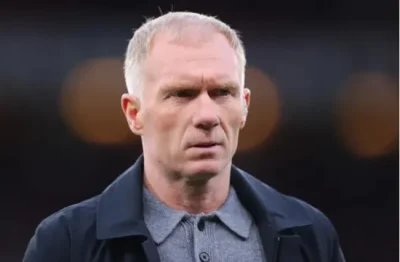 Paul Scholes 'dội gáo nước lạnh' vào Arsenal, dự đoán sốc trước Leeds 1