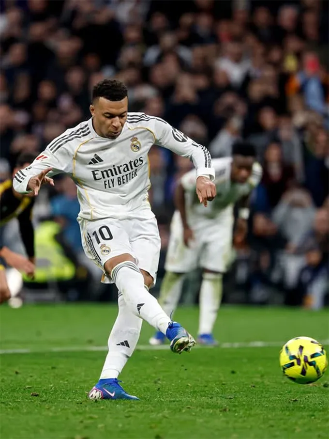 Mbappe sắp san bằng kỷ lục đá phạt đền trong 1 mùa giải của Ronaldo